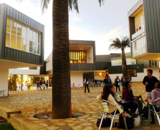 Becas